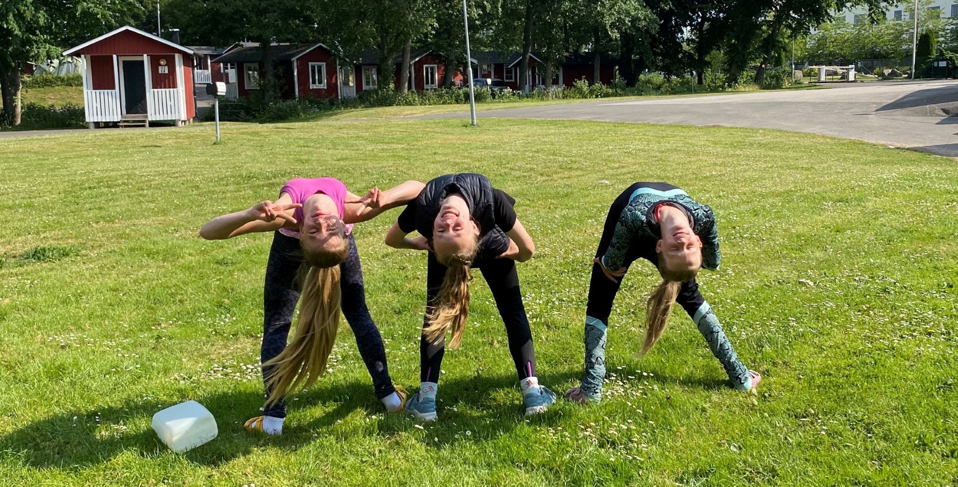 Marit-Christine, Selma og Marie på leir i Sverige