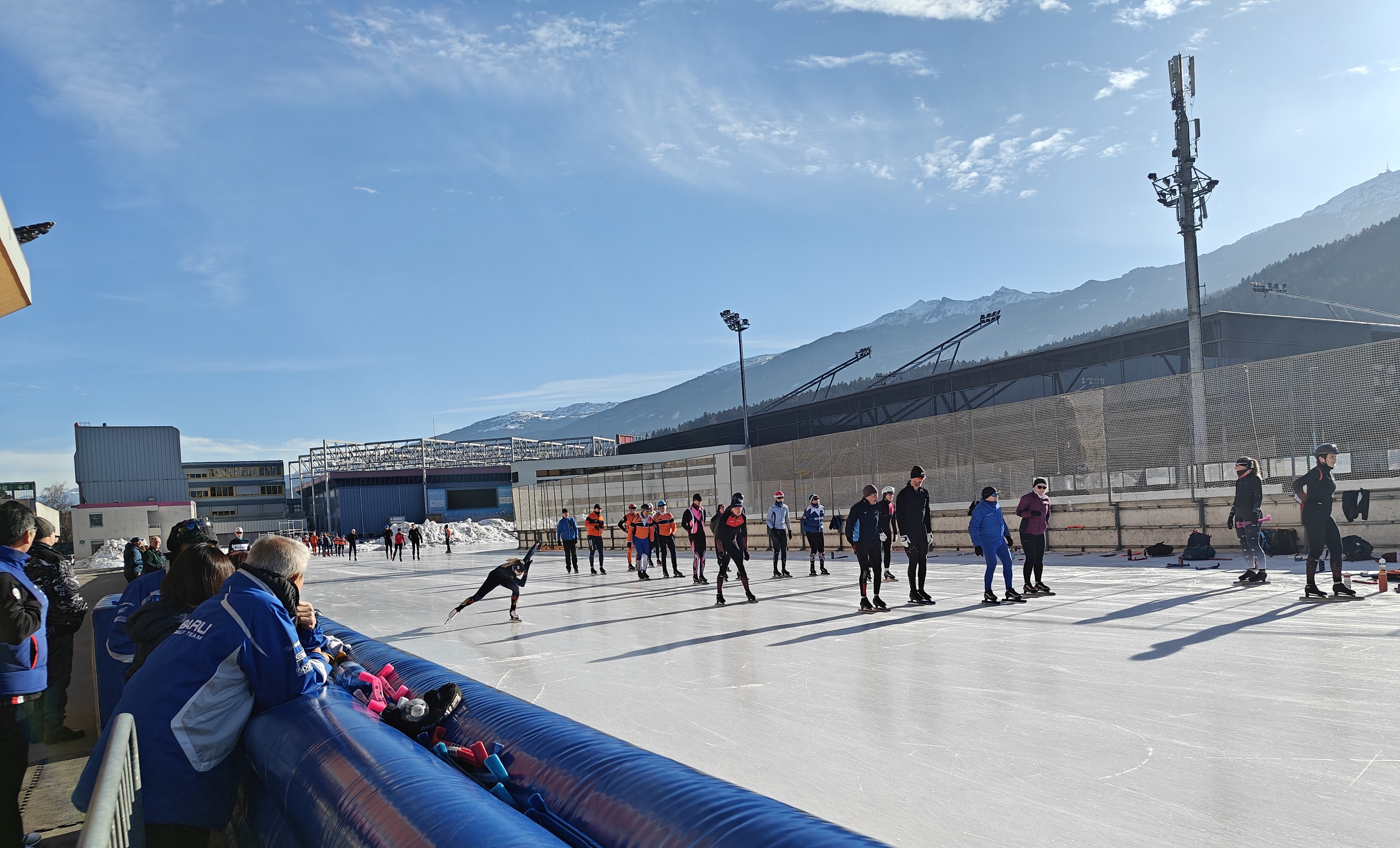 Internasjonale veteranløp på skøyter – Norsk deltakelse og god stemning